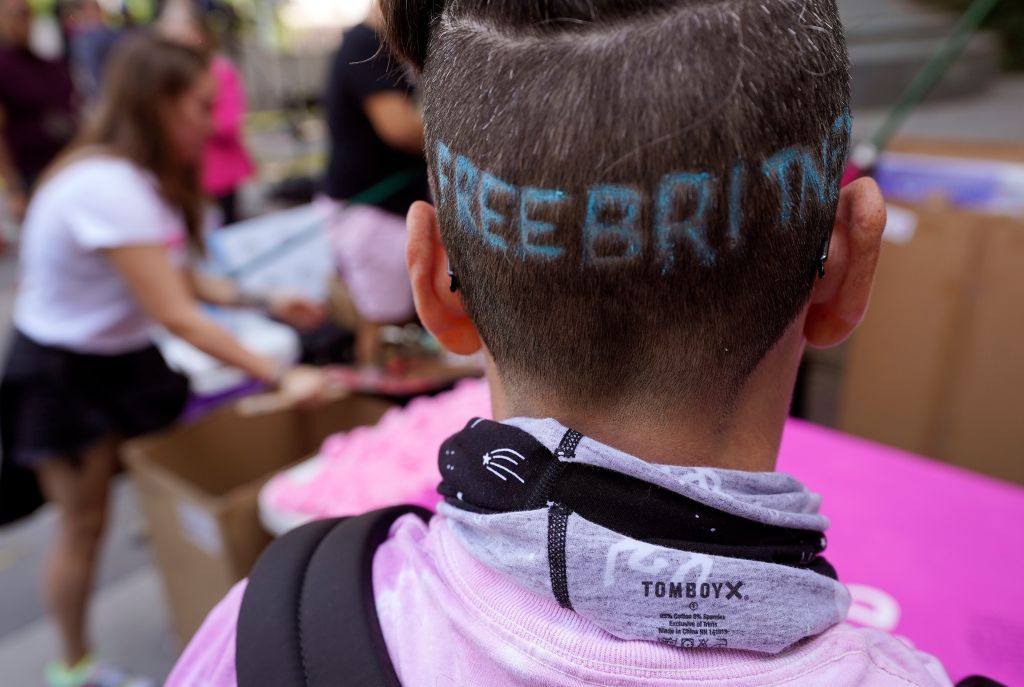 Photos: Britney Spears fans rally outside courthouse during conservatorship hearing