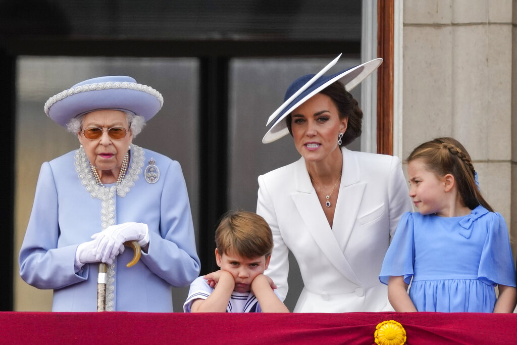 Photos: Queen Elizabeth's Platinum Jubilee kicks off with Trooping the Colo