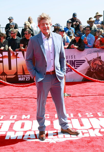Photos: Tom Cruise arrives by helicopter to 'Top Gun: Maverick' premiere