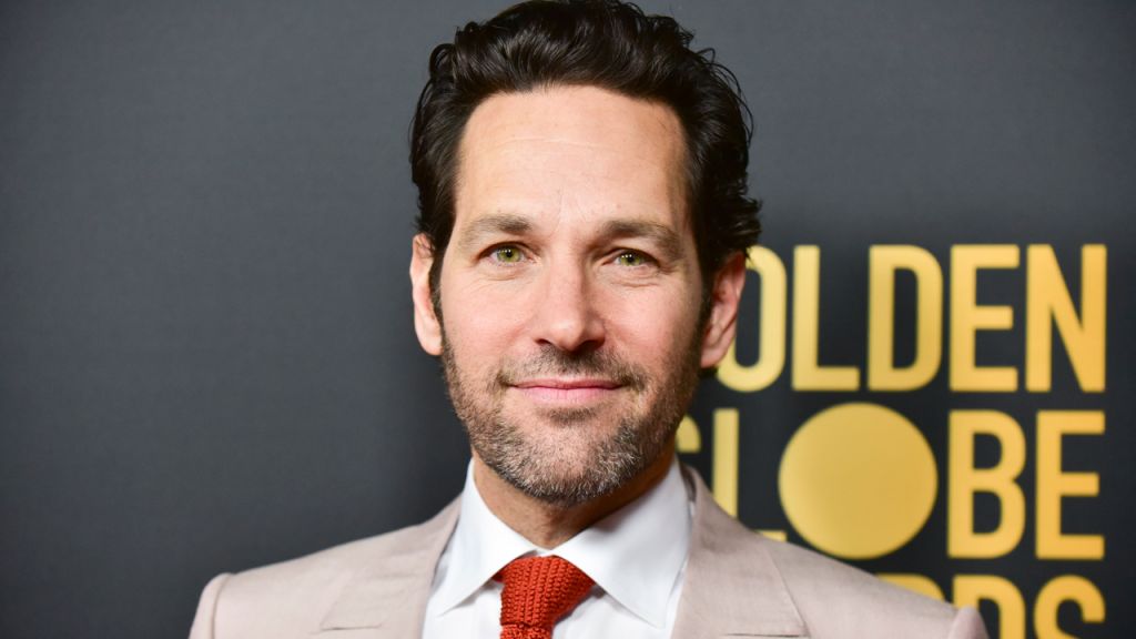 Paul Rudd gives free cookies to New York voters waiting in the rain