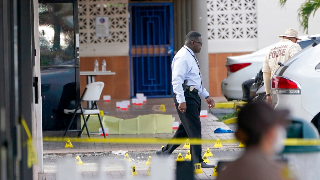 2 dead, at least 20 wounded in shooting outside Miami banquet hall
