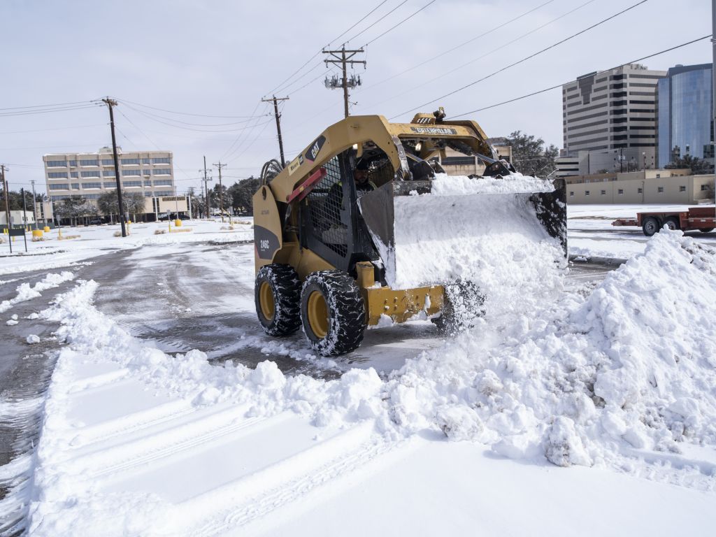 Deadly winter storm slams Texas, other parts of US