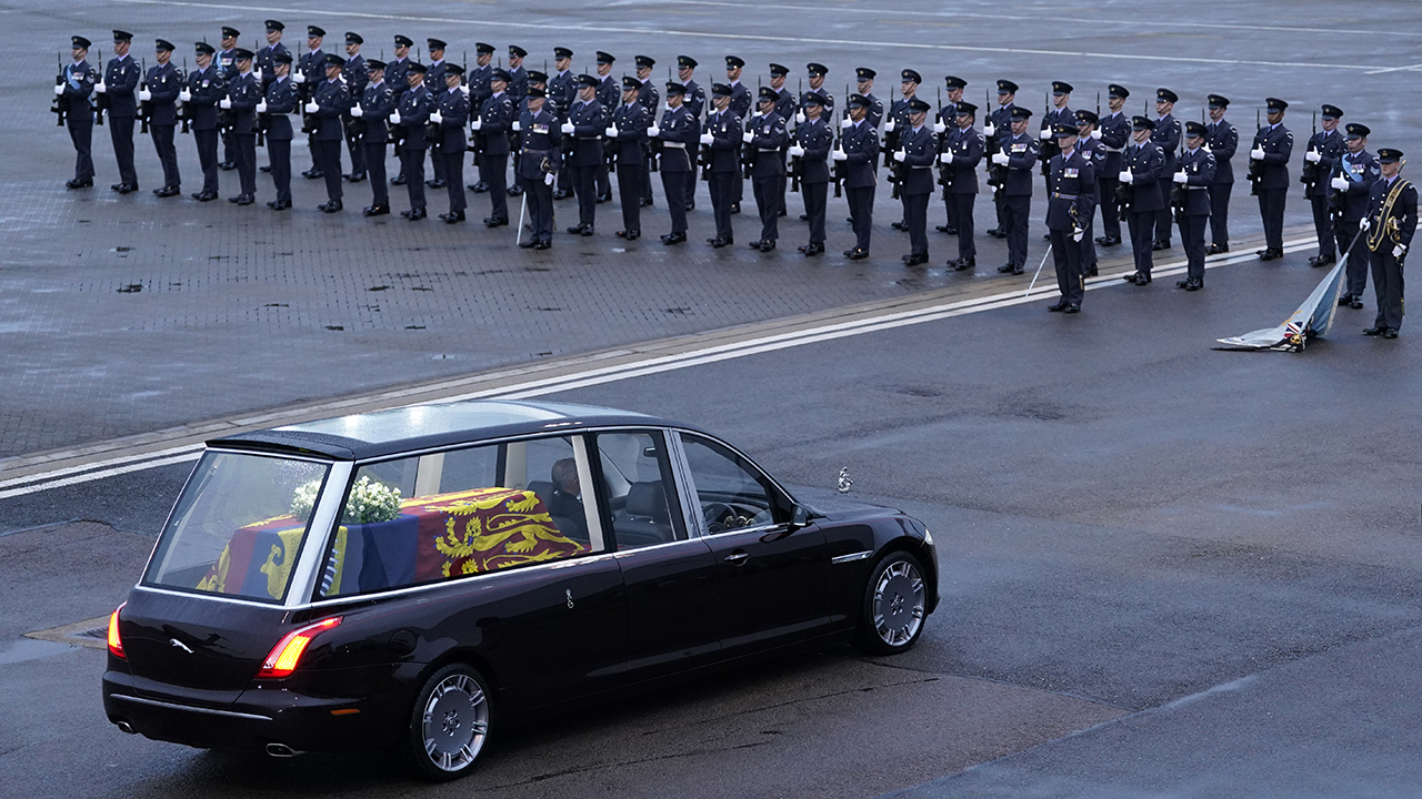 Queen Elizabeth II's coffin arrives at Buckingham Palace