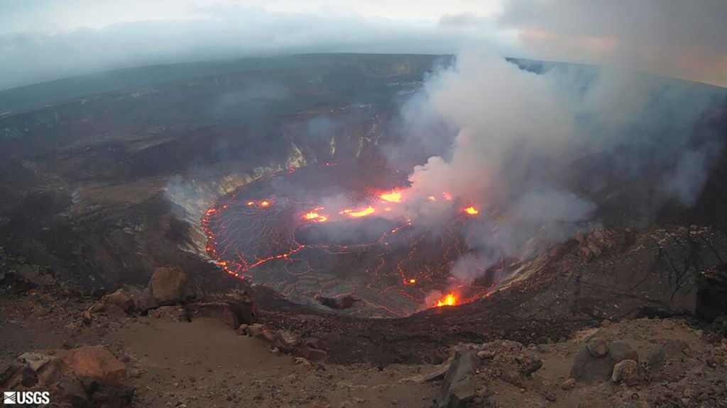 Kilauea volcano: Stunning photos capture eruption on Hawaii's Big Island