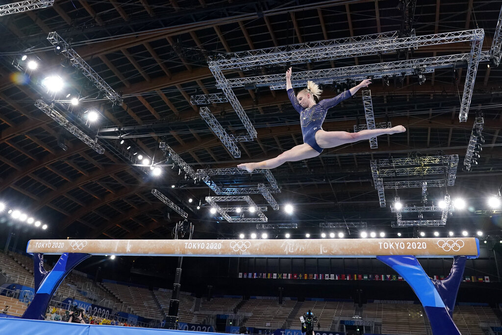 Photos: Sunisa Lee, Jade Carey compete in Olympic gymnastics all-around