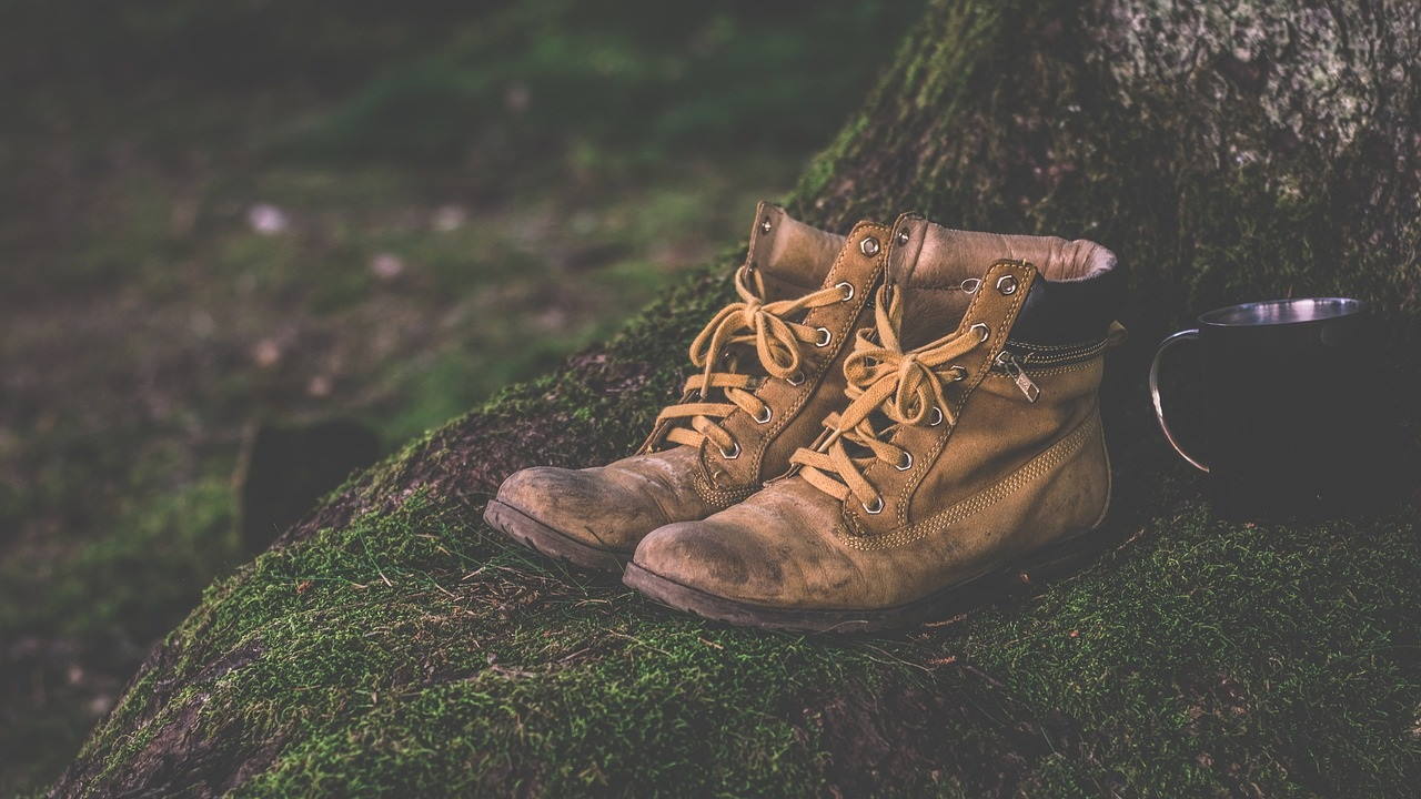 Boot with human remains found on bank of Mississippi River near Natchez