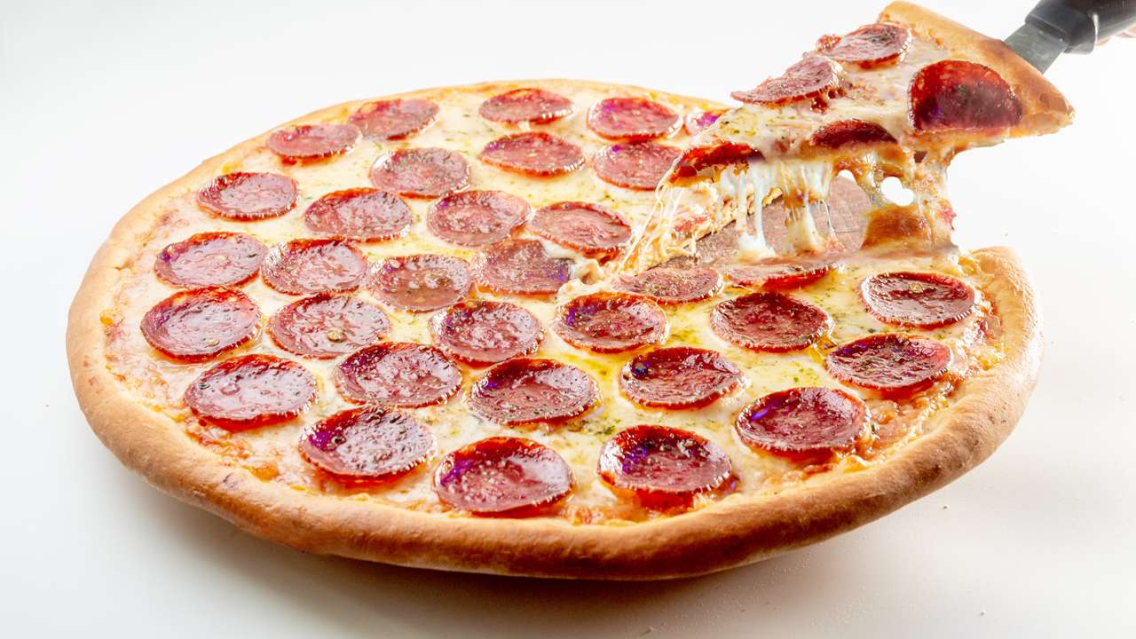 Ohio man accused of slapping pub patron's face with pizza