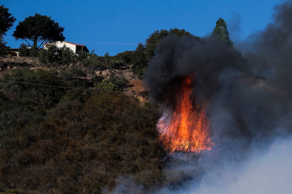 Photos: Southern California's Alisal Fire threatens homes, former Reagan ranch