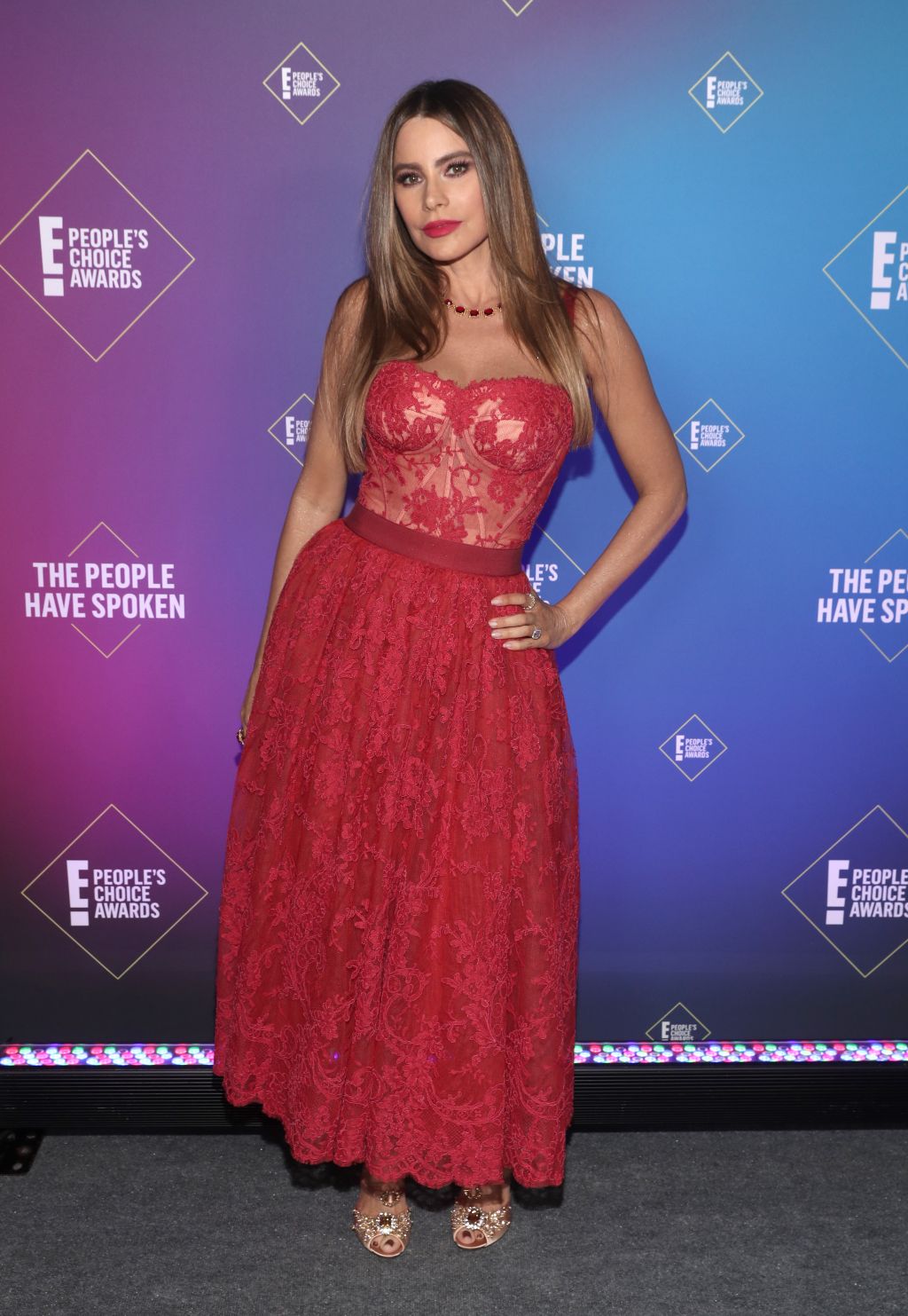 Photos: Stars shine on the People's Choice Awards 2020 red carpet