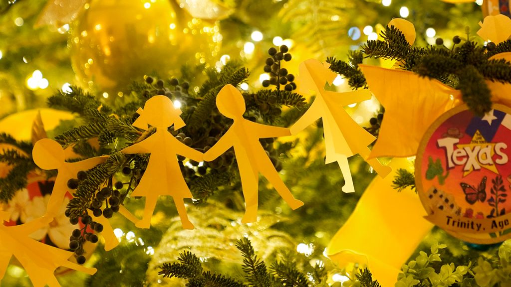 2020 White House Christmas decorations unveiled