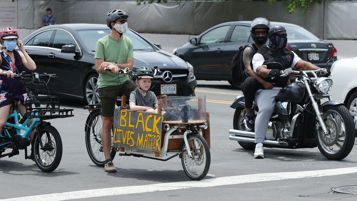 Woman organizes children’s march to get ‘kids involved safely’ in protests