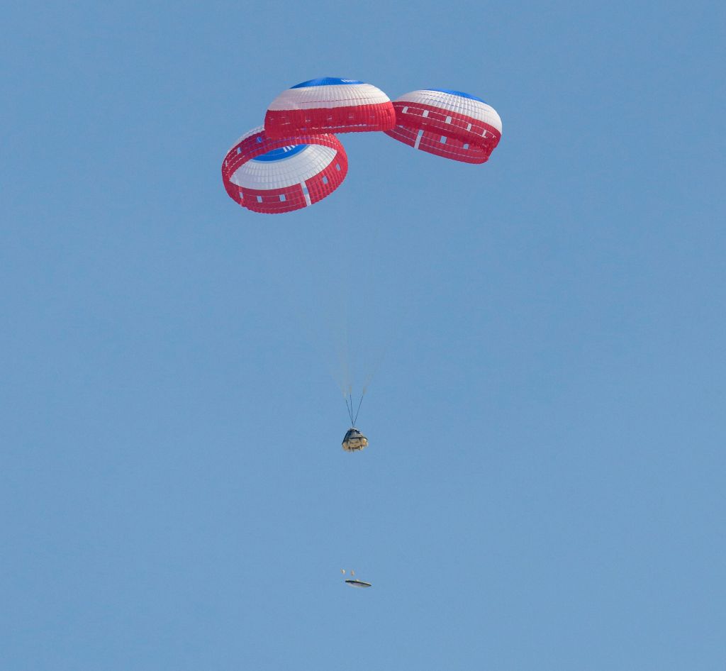 Photos: Boeing Starliner capsule returns to Earth from International Space Station