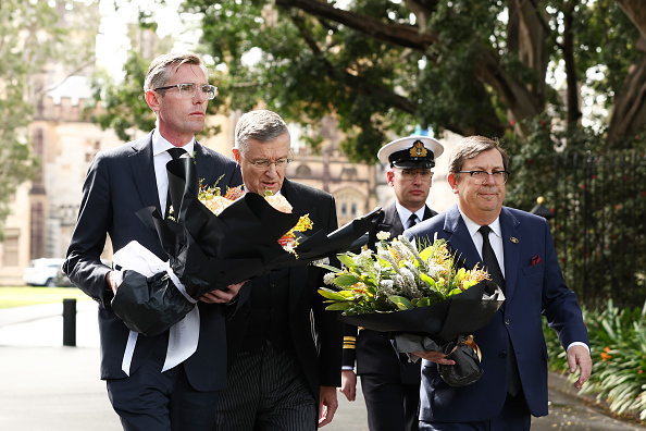 Photos: Queen Elizabeth II mourned around the world