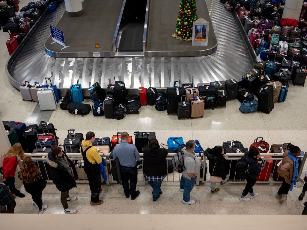 Passengers stranded, bags pile up as Southwest cancels flights