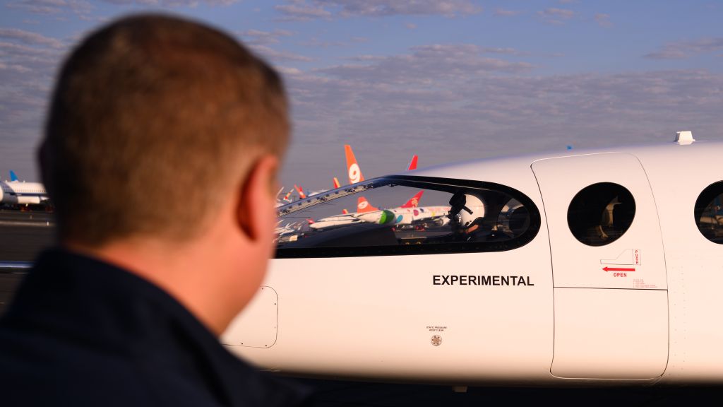 First all-electric commuter airplane takes to the skies