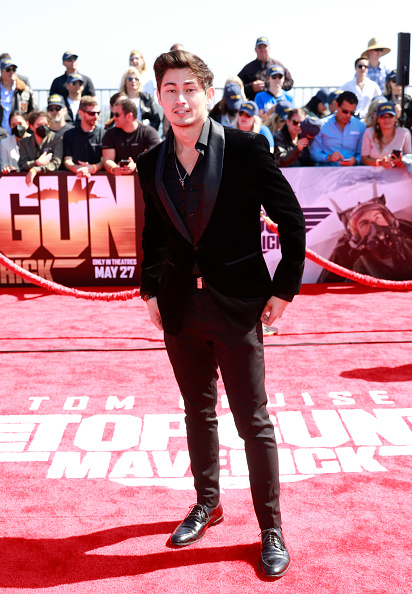 Photos: Tom Cruise arrives by helicopter to 'Top Gun: Maverick' premiere