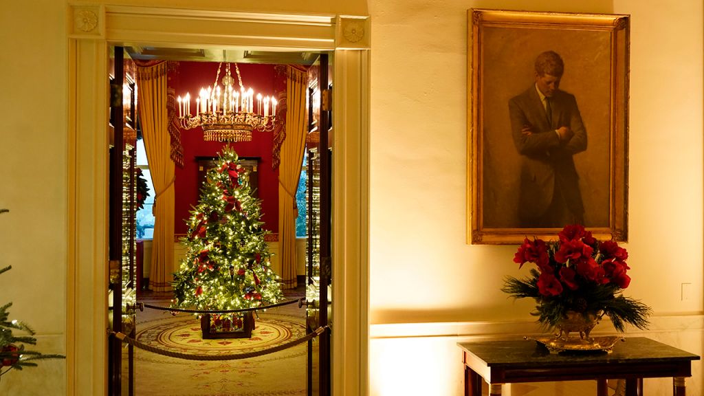 2020 White House Christmas decorations unveiled