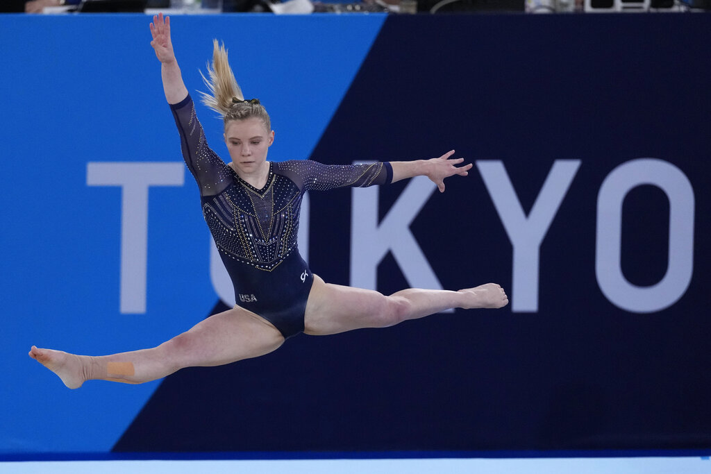 Photos: Sunisa Lee, Jade Carey compete in Olympic gymnastics all-around