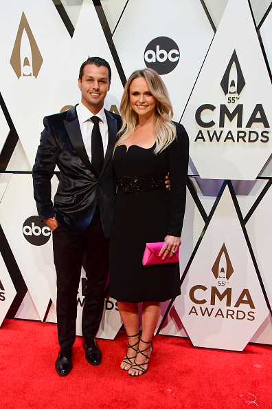 Photos: CMA Awards 2021 red carpet looks