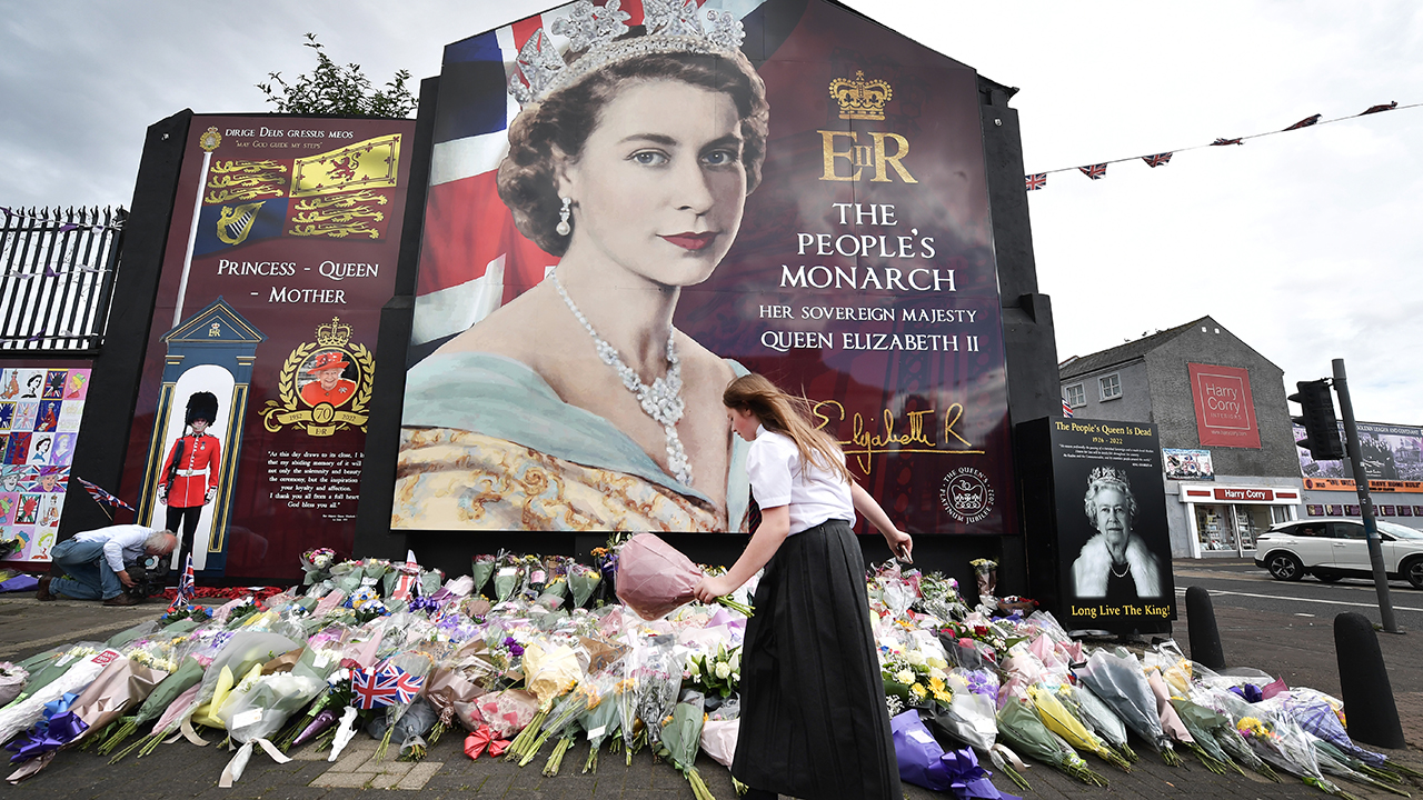 Photos: Queen Elizabeth II tributes continue across UK as royals, public grieve