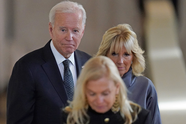 Biden's pay respects to Queen Elizabeth II