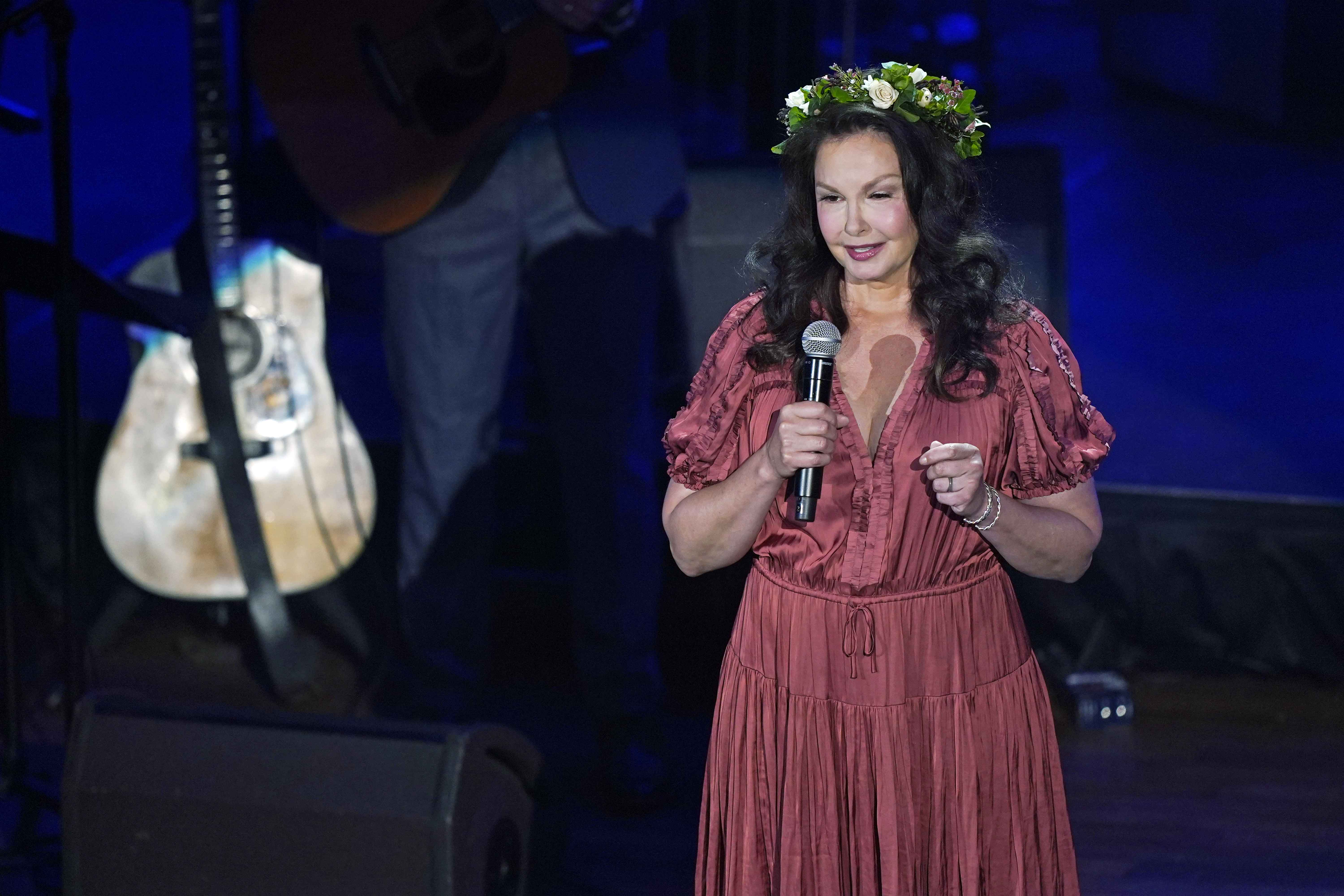 Naomi Judd celebrated in televised memorial service