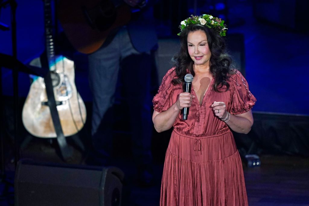 Naomi Judd celebrated in televised memorial service