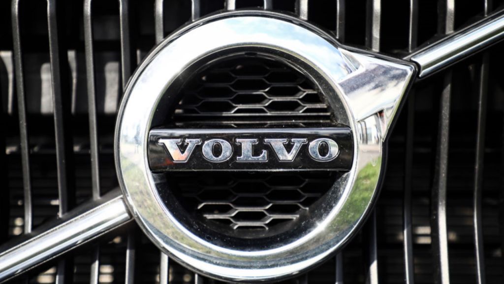 Air bag fragments kill Volvo driver