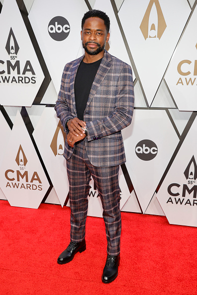 Photos: CMA Awards 2021 red carpet looks
