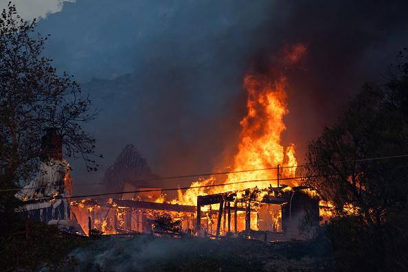 Photos: Fairview Fire in Southern California kills 2, forces evacuations