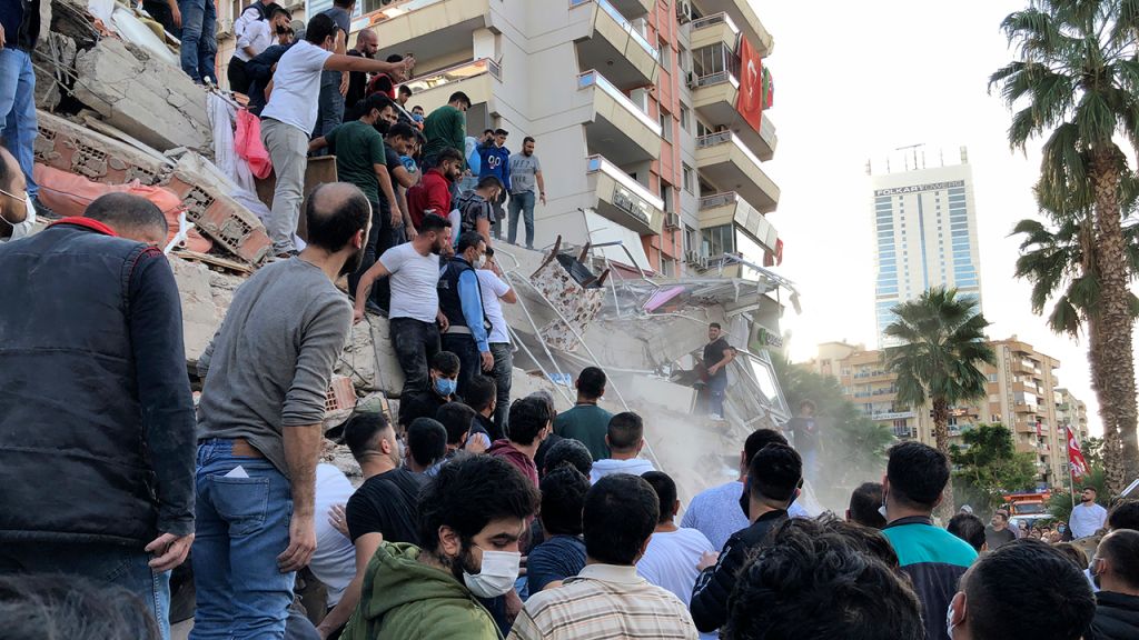Deadly earthquake shakes Greece, Turkey, destroying buildings