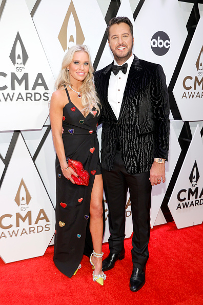 Photos: CMA Awards 2021 red carpet looks