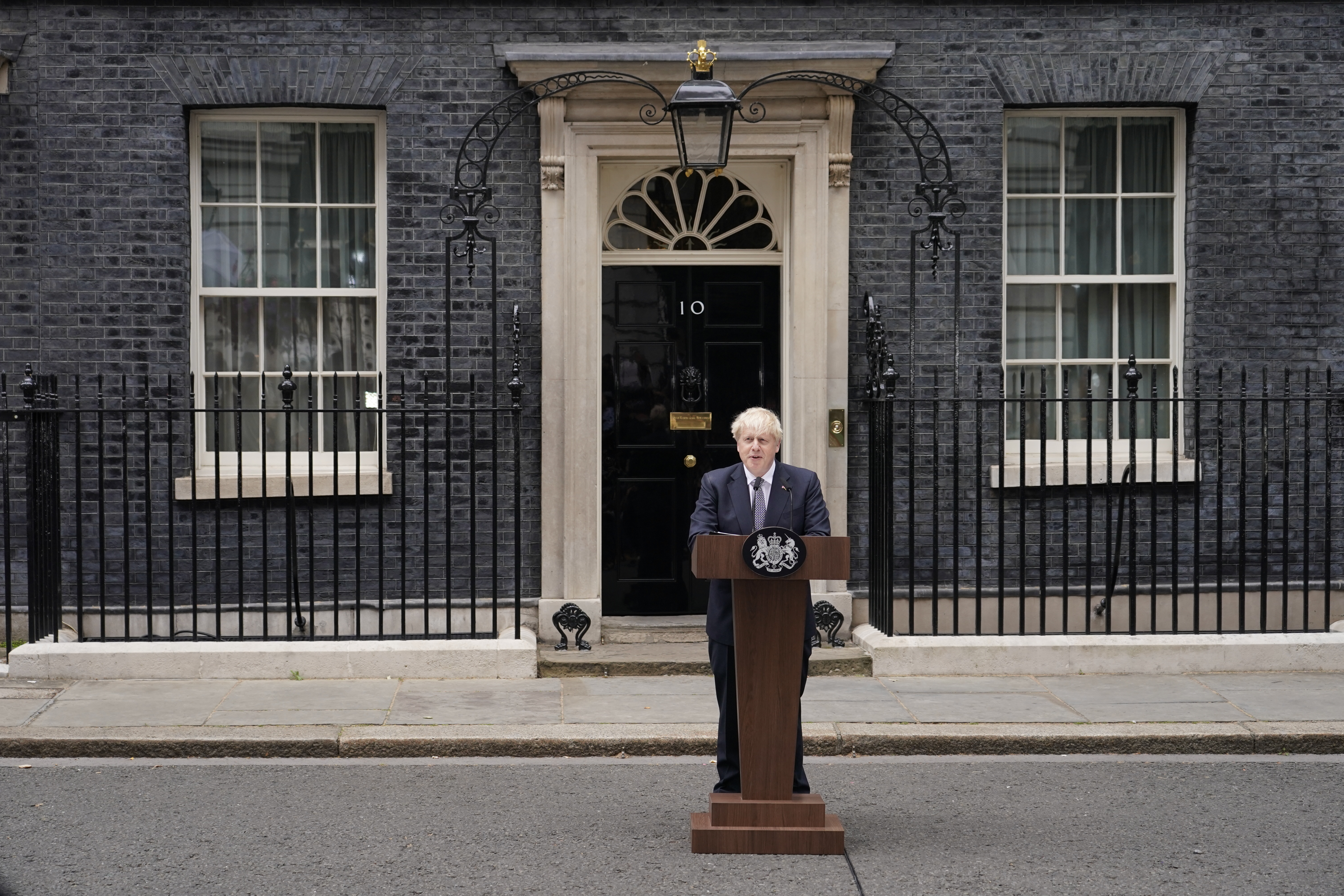 Photos: Boris Johnson agrees to resign as British prime minister