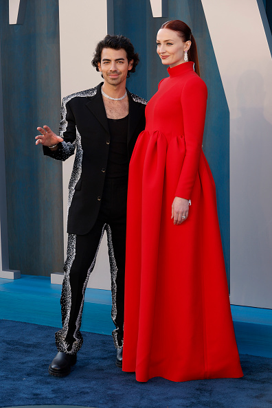 Photos: Vanity Fair Oscar Party 2022 red carpet