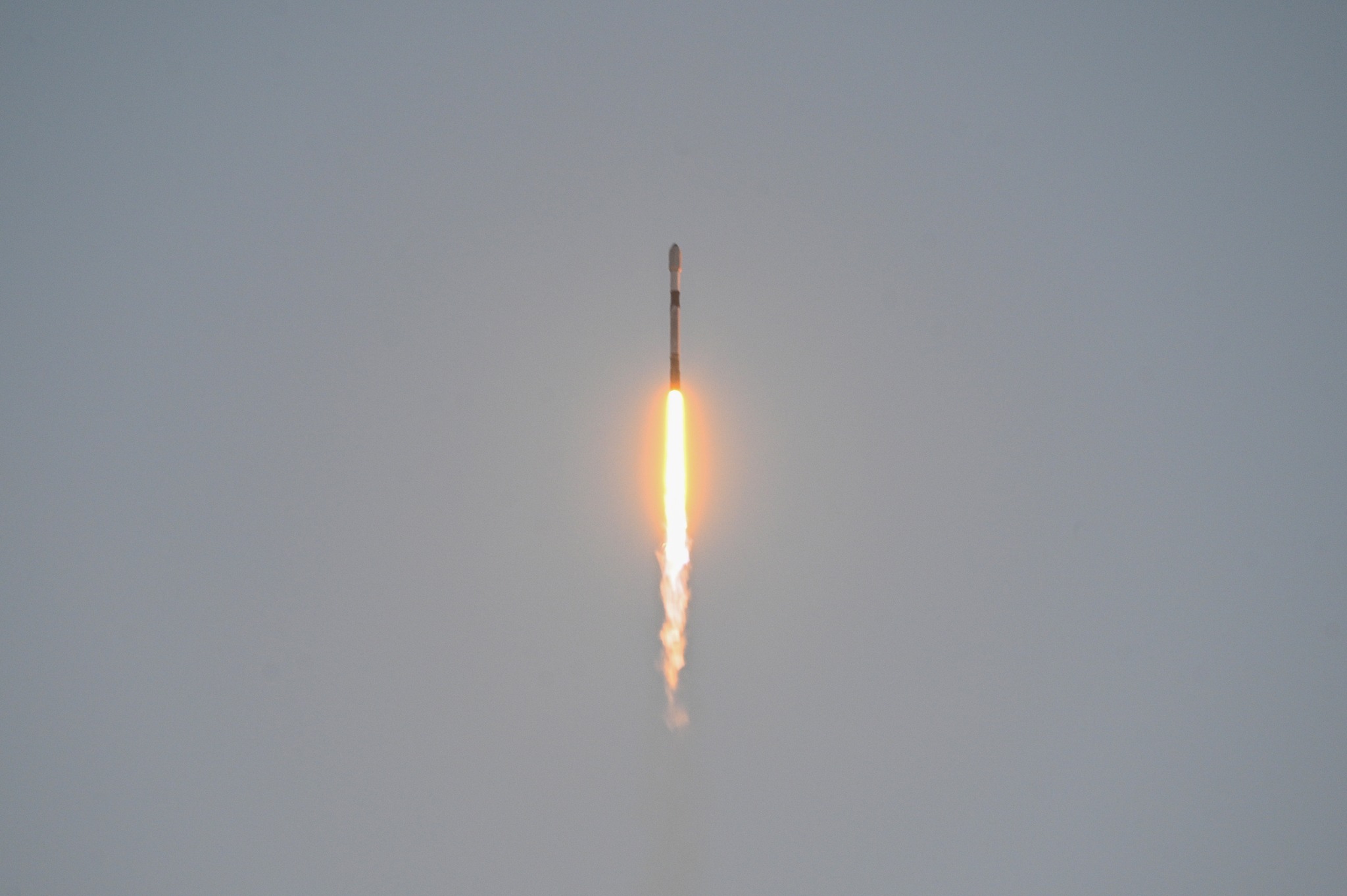 Photos: SpaceX launches 53 Starlink satellites from California base