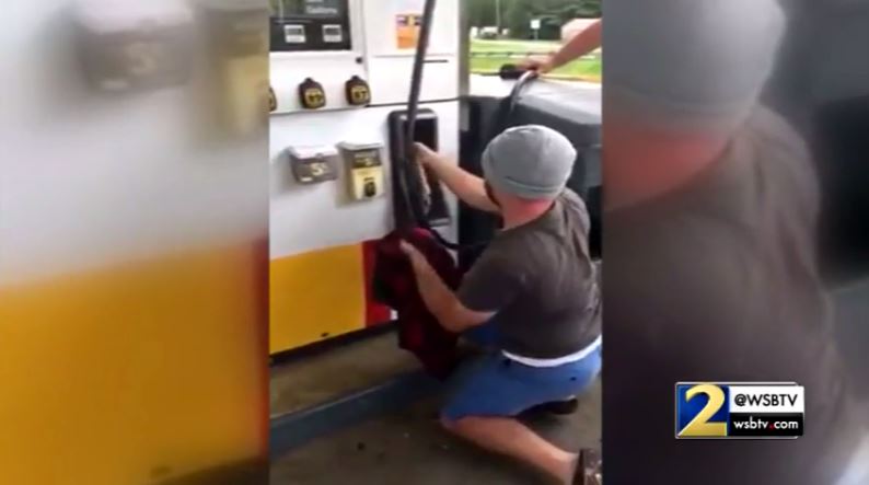 Georgia man finds snake in gas pump