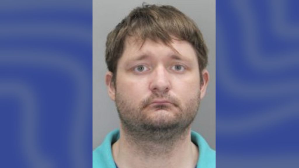 Sex offender accused of phishing Snapchat accounts