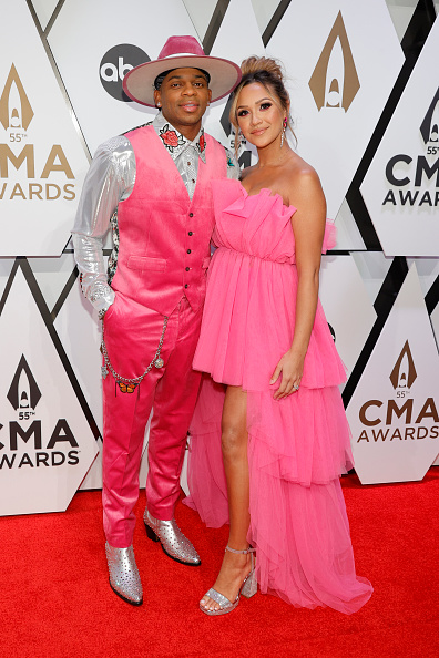 Photos: CMA Awards 2021 red carpet looks