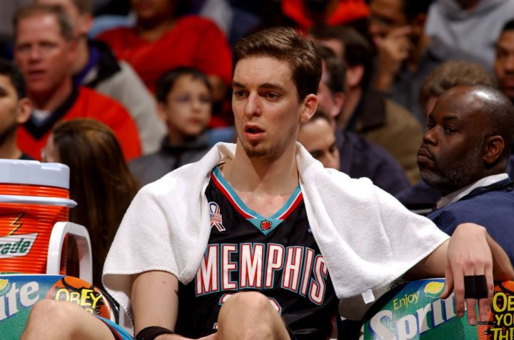 7. Pau Gasol - Atlanta Hawks - 2001
