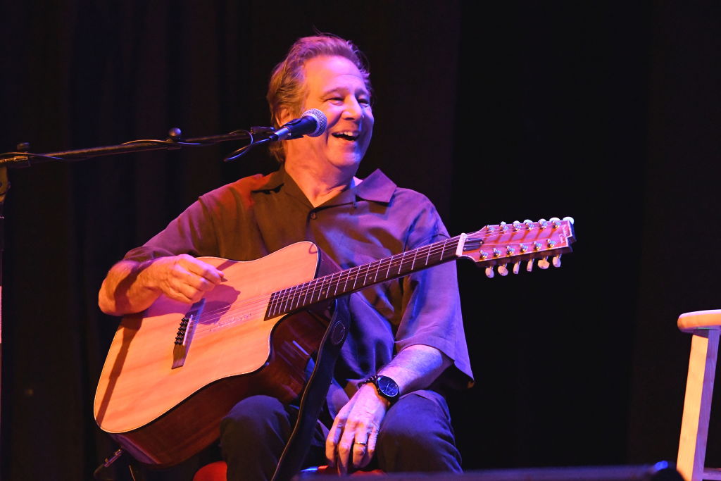 Greg Kihn Performing In Concert