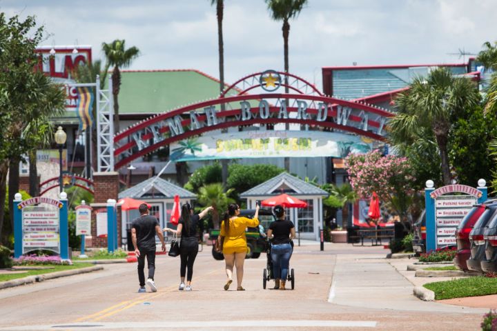 Memorial Day Weekend Pass – Kemah Boardwalk, Downtown Aquarium, Pleasure Pier