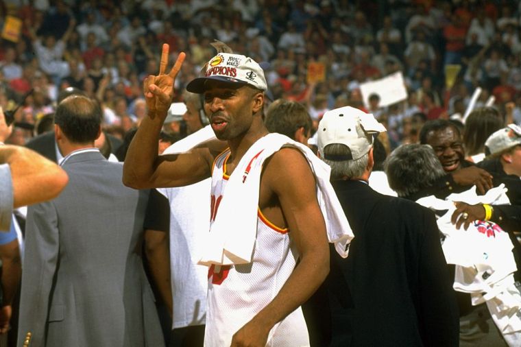 Rockets Land Kenny Smith