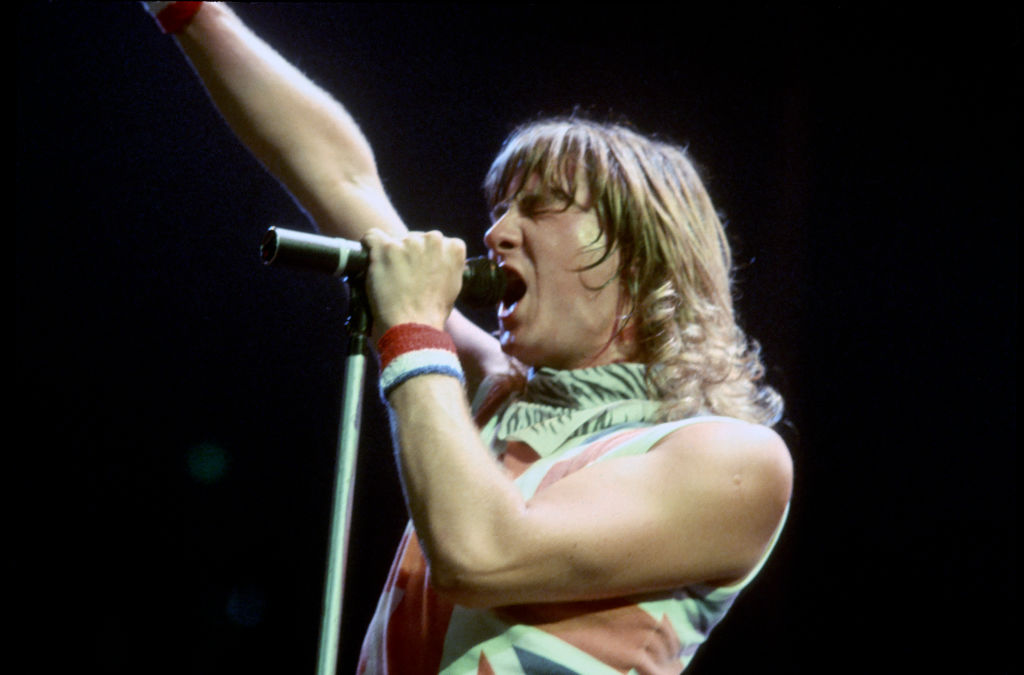 Def Leppard Performing