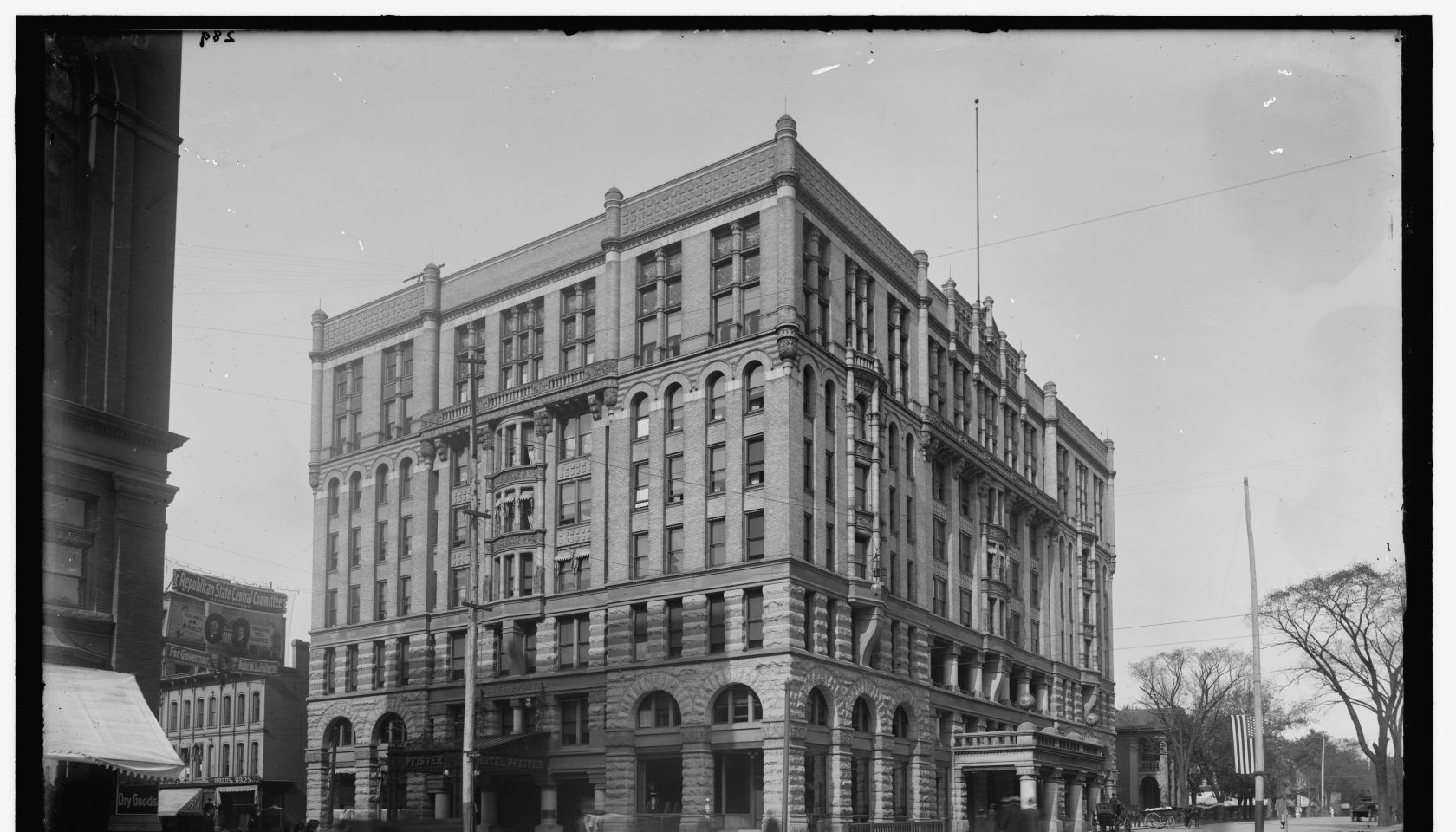 Hotel Pfister